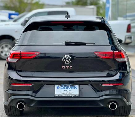 Deep Black Pearl 2024 Volkswagen Golf GTI 1.4T TSI