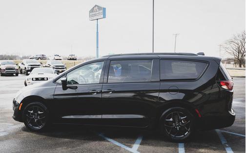 2018 Chrysler Pacifica Touring-L