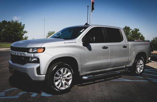 Silver Ice Metallic 2019 Chevrolet Silverado 1500 Custom