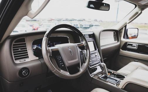 2015 Lincoln Navigator Base