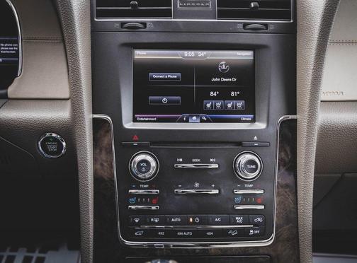 2015 Lincoln Navigator Base