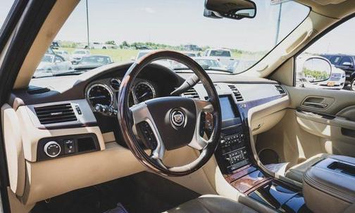 2012 Cadillac Escalade Luxury