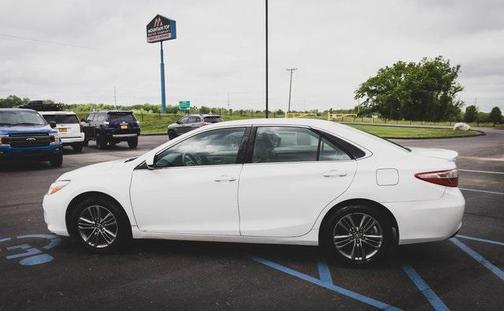 2017 Toyota Camry SE