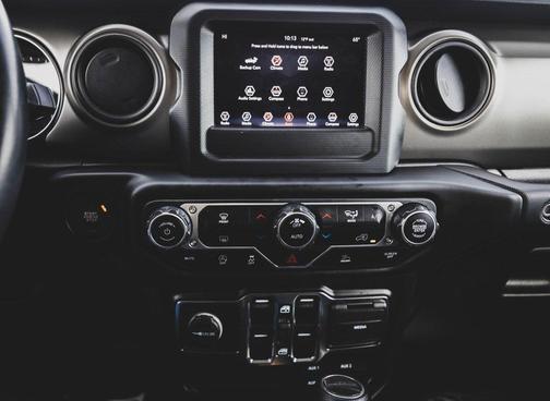 2022 Jeep Gladiator Sport S