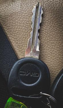 Gold Mist Metallic 2008 GMC Yukon SLE