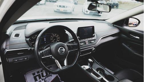 2021 Nissan Altima SR FWD
