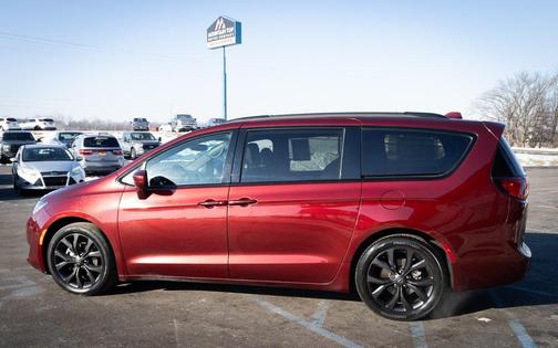 2020 Chrysler Pacifica Touring-L Plus