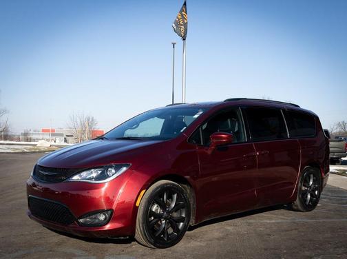 2020 Chrysler Pacifica Touring-L Plus