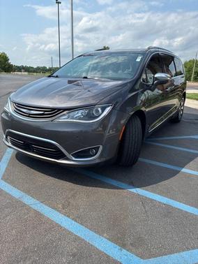 2017 Chrysler Pacifica Hybrid Platinum