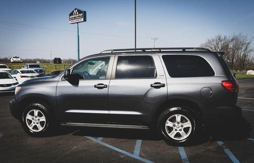 Magnetic Gray Metallic 2017 Toyota Sequoia SR5
