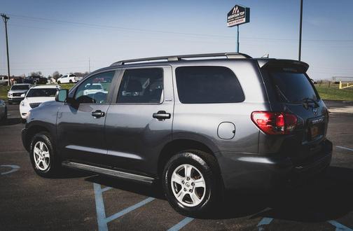 Magnetic Gray Metallic 2017 Toyota Sequoia SR5