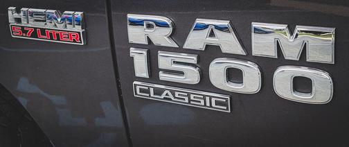 Granite Crystal Metallic Clearcoat 2019 RAM 1500 Big Horn