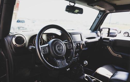 Granite Crystal Metallic Clearcoat 2016 Jeep Wrangler Unlimited Sahara