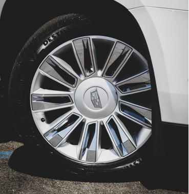 Crystal White Tricoat 2019 Cadillac Escalade ESV Platinum