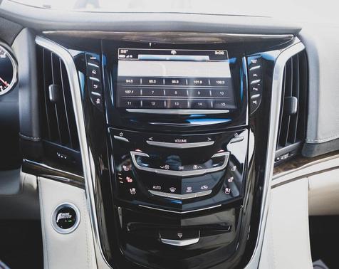 2018 Cadillac Escalade Luxury