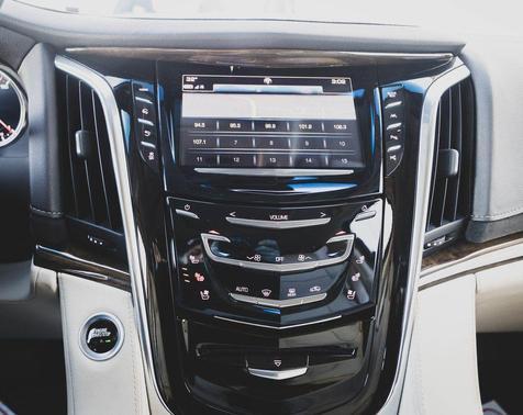 2018 Cadillac Escalade Luxury
