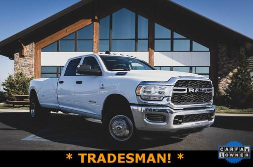 2019 RAM 3500 Tradesman Crew Cab 4x4 8' Box