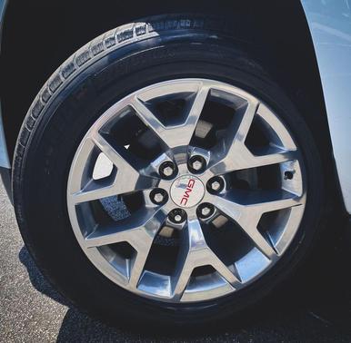 Summit White 2018 GMC Yukon SLT