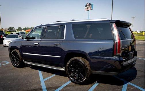2017 Cadillac Escalade ESV Luxury