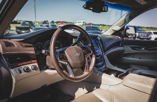 2015 Cadillac Escalade Luxury