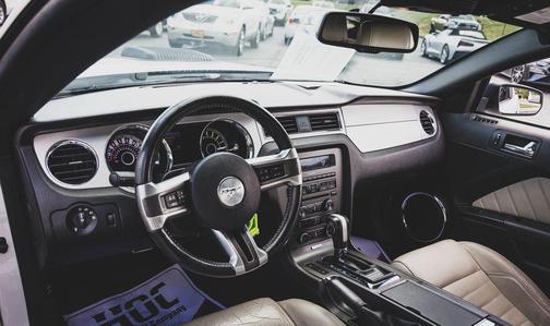 Performance White 2013 Ford Mustang GT Premium
