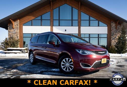 2018 Chrysler Pacifica Touring-L