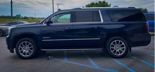 Dark Sapphire Blue Metallic 2019 GMC Yukon XL Denali