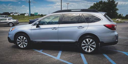 Ice Silver Metallic 2016 Subaru Outback 3.6R Limited