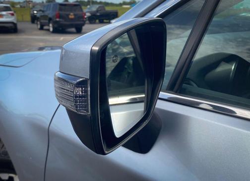 Ice Silver Metallic 2016 Subaru Outback 3.6R Limited