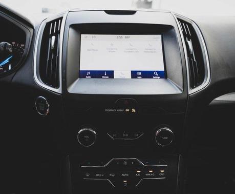 2020 Ford Edge SE