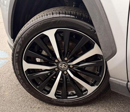 Silver Sky Metallic 2022 Toyota RAV4 Hybrid XLE