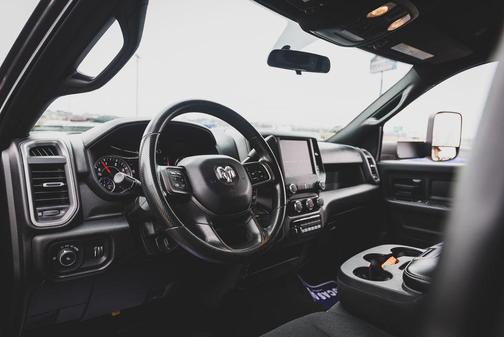 2022 RAM 2500 Tradesman Crew Cab 4x4 6'4' Box