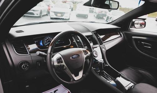 2018 Ford Taurus Limited