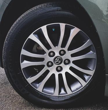 Alumina Jade Metallic 2019 Toyota Sienna XLE