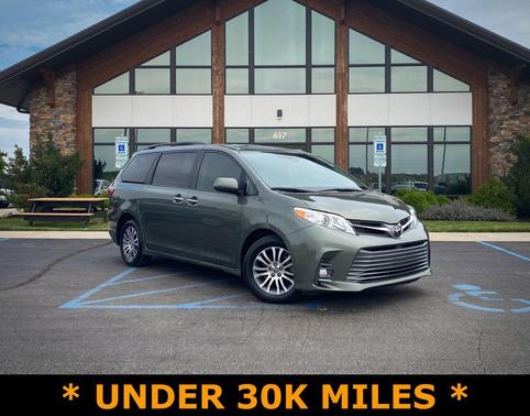 Alumina Jade Metallic 2019 Toyota Sienna XLE