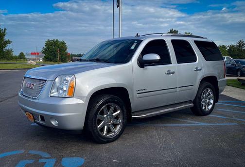 Quicksilver Metallic 2014 GMC Yukon Denali