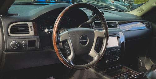 Quicksilver Metallic 2014 GMC Yukon Denali