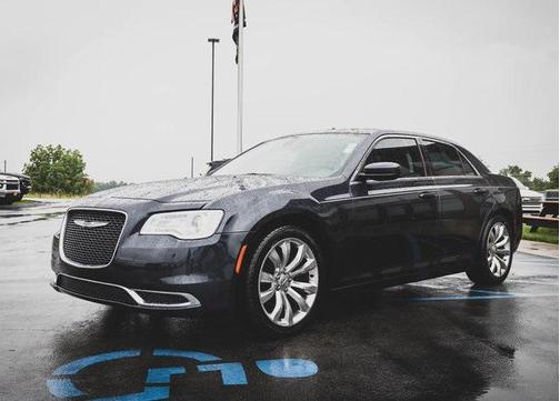 2016 Chrysler 300 Limited