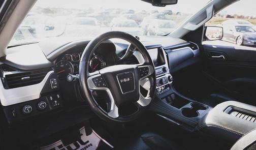 2017 GMC Yukon XL SLT