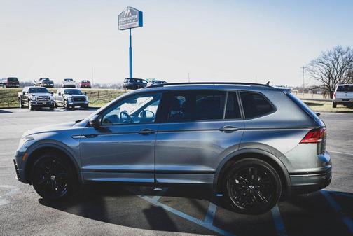 2022 Volkswagen Tiguan 2.0T SE R-Line Black 4MOTION