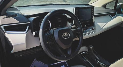 Classic Silver Metallic 2020 Toyota Corolla LE
