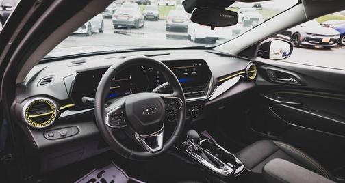 Mosaic Black Metallic 2025 Chevrolet Trax FWD ACTIV