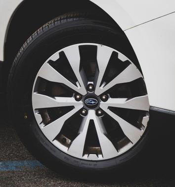 Crystal White Pearl 2017 Subaru Outback 2.5i Touring