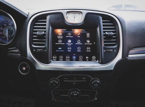 2019 Chrysler 300 Touring