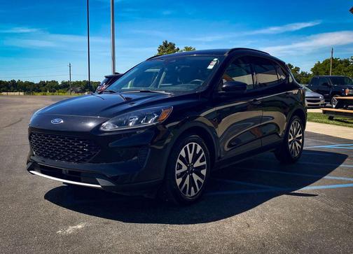 Black Metallic 2020 Ford Escape SE