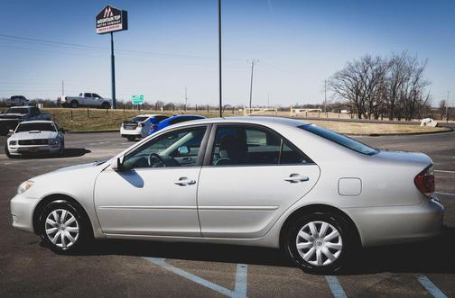 2005 Toyota Camry LE
