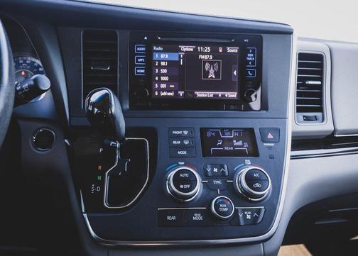 2017 Toyota Sienna XLE Premium