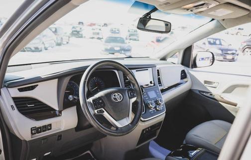 2017 Toyota Sienna XLE Premium