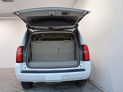 Photo 5 of 19 of 2016 Chevrolet Tahoe LT