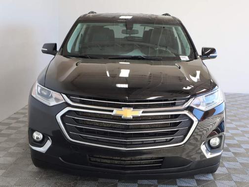 Photo 2 of 19 of 2020 Chevrolet Traverse LT Cloth